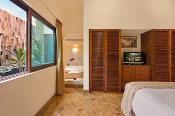 porto playa condo hotel and beachclub