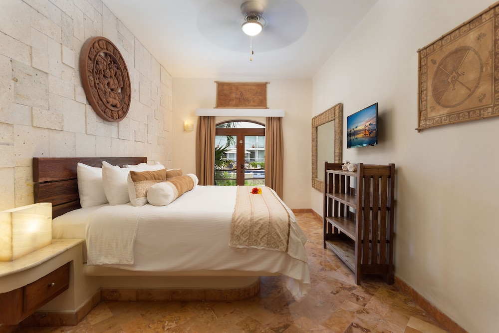 porto playa condo hotel and beachclub