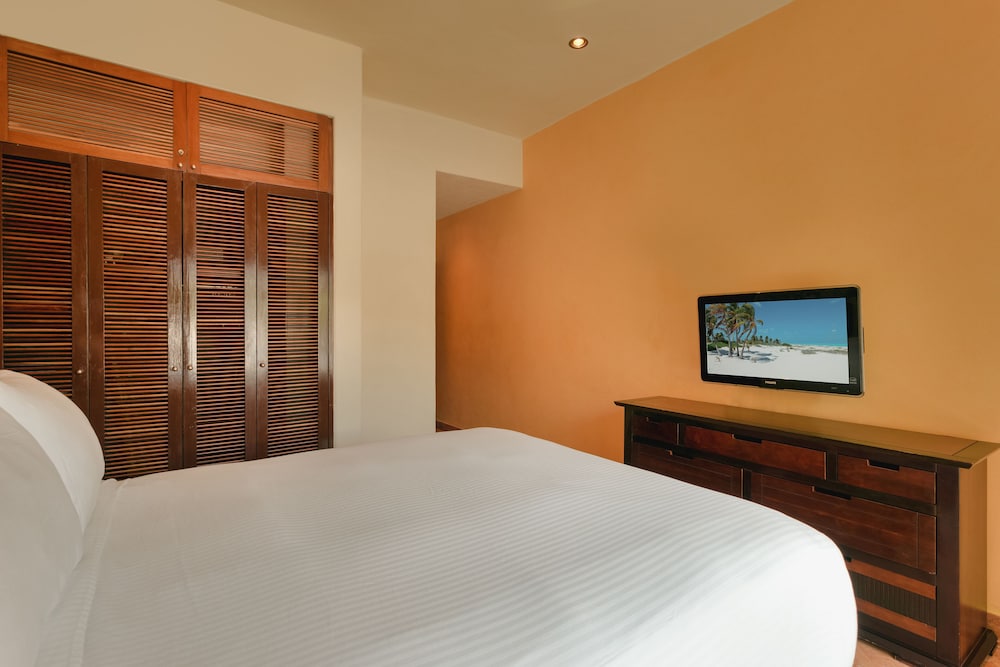 porto playa condo hotel and beachclub