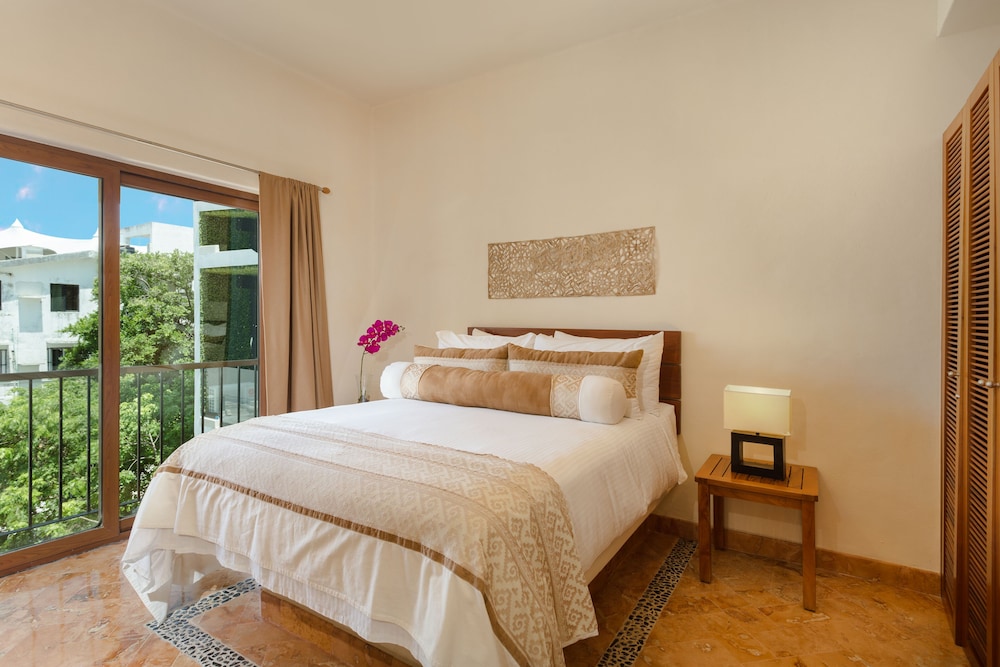 porto playa condo hotel and beachclub