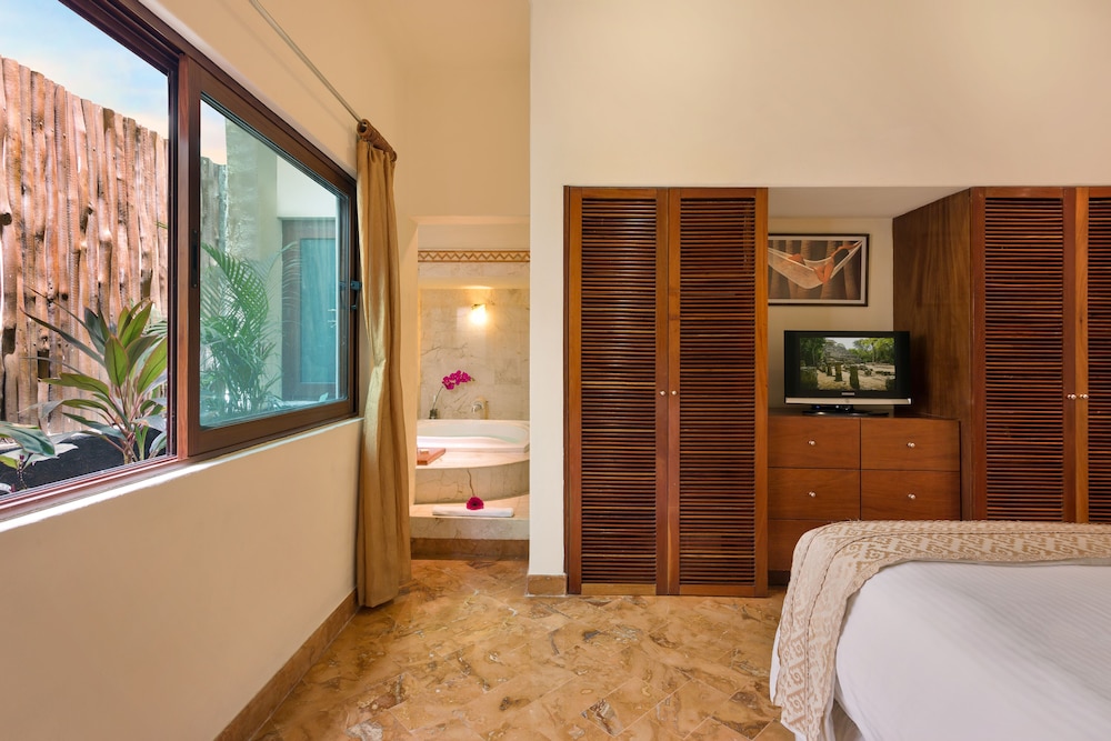 porto playa condo hotel and beachclub