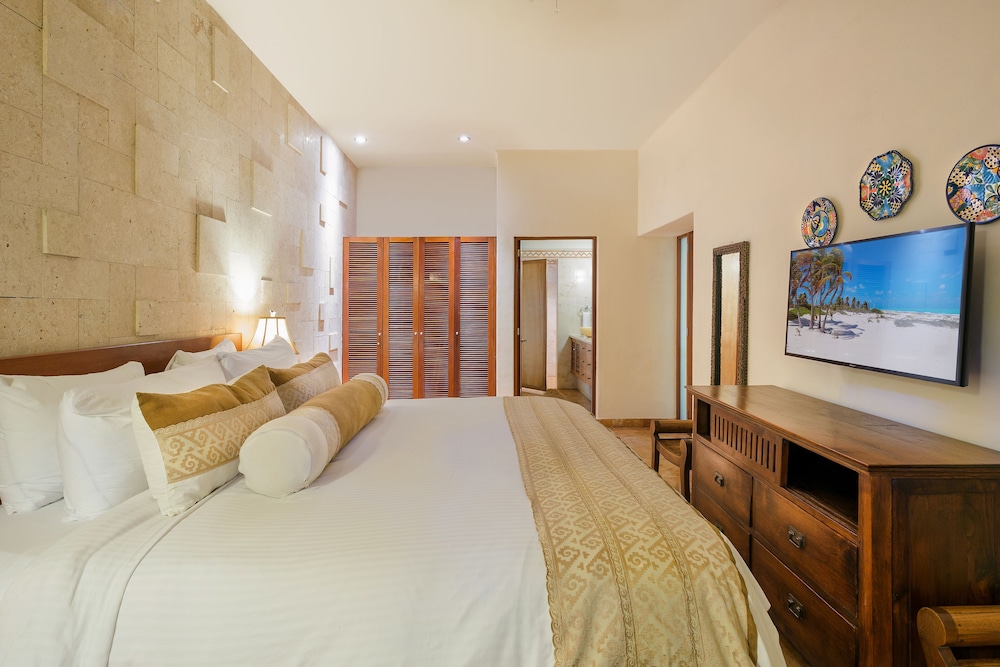 porto playa condo hotel and beachclub