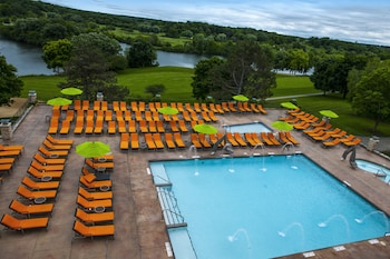 Grand Geneva Resort & Spa,Lake Geneva>>Burlington,4 star