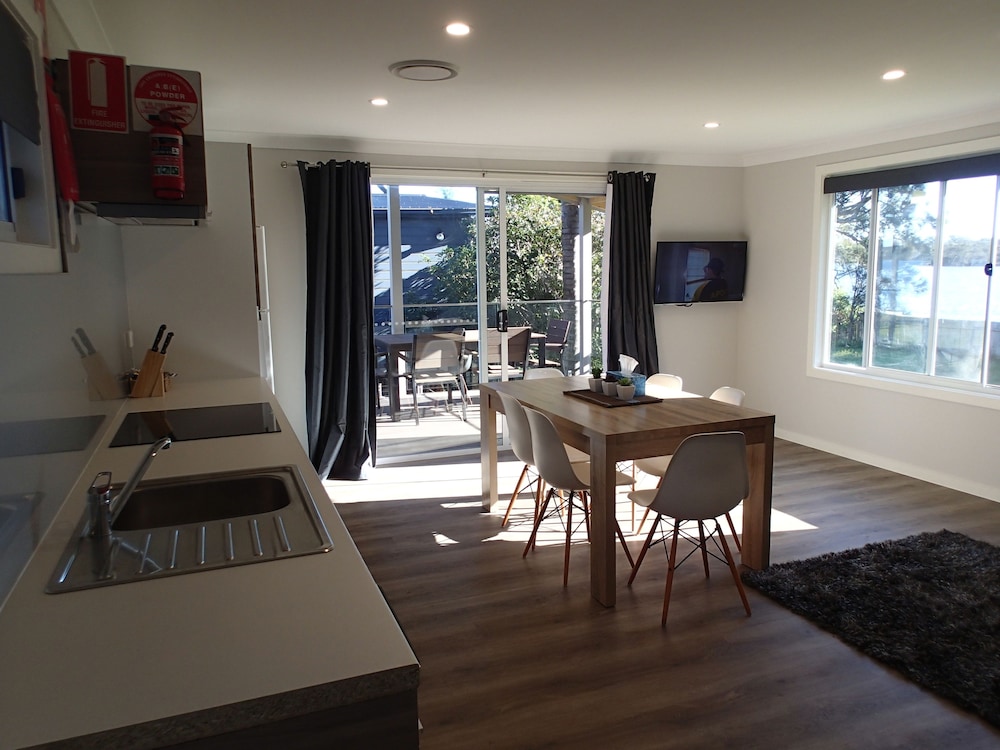dungowan waterfront apartments