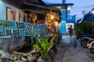 blue house pai