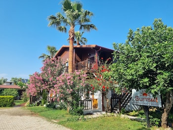 sunset boutique hotel and apartments