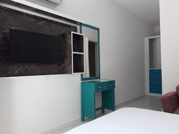 sunset boutique hotel and apartments