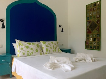 sunset boutique hotel and apartments