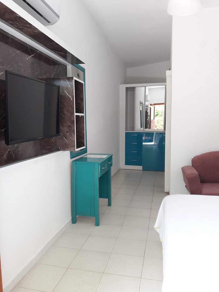 sunset boutique hotel and apartments