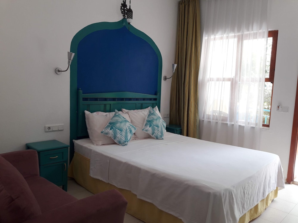sunset boutique hotel and apartments