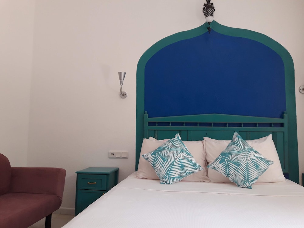 sunset boutique hotel and apartments