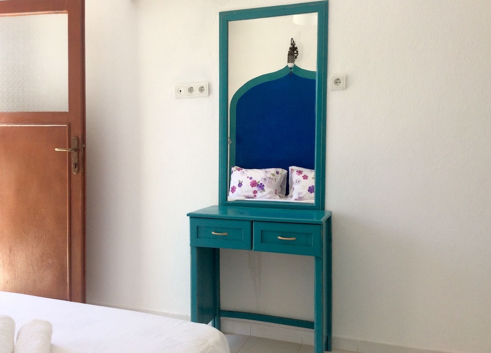 sunset boutique hotel and apartments