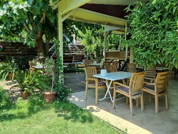 sunset boutique hotel and apartments