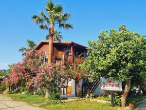 sunset boutique hotel and apartments