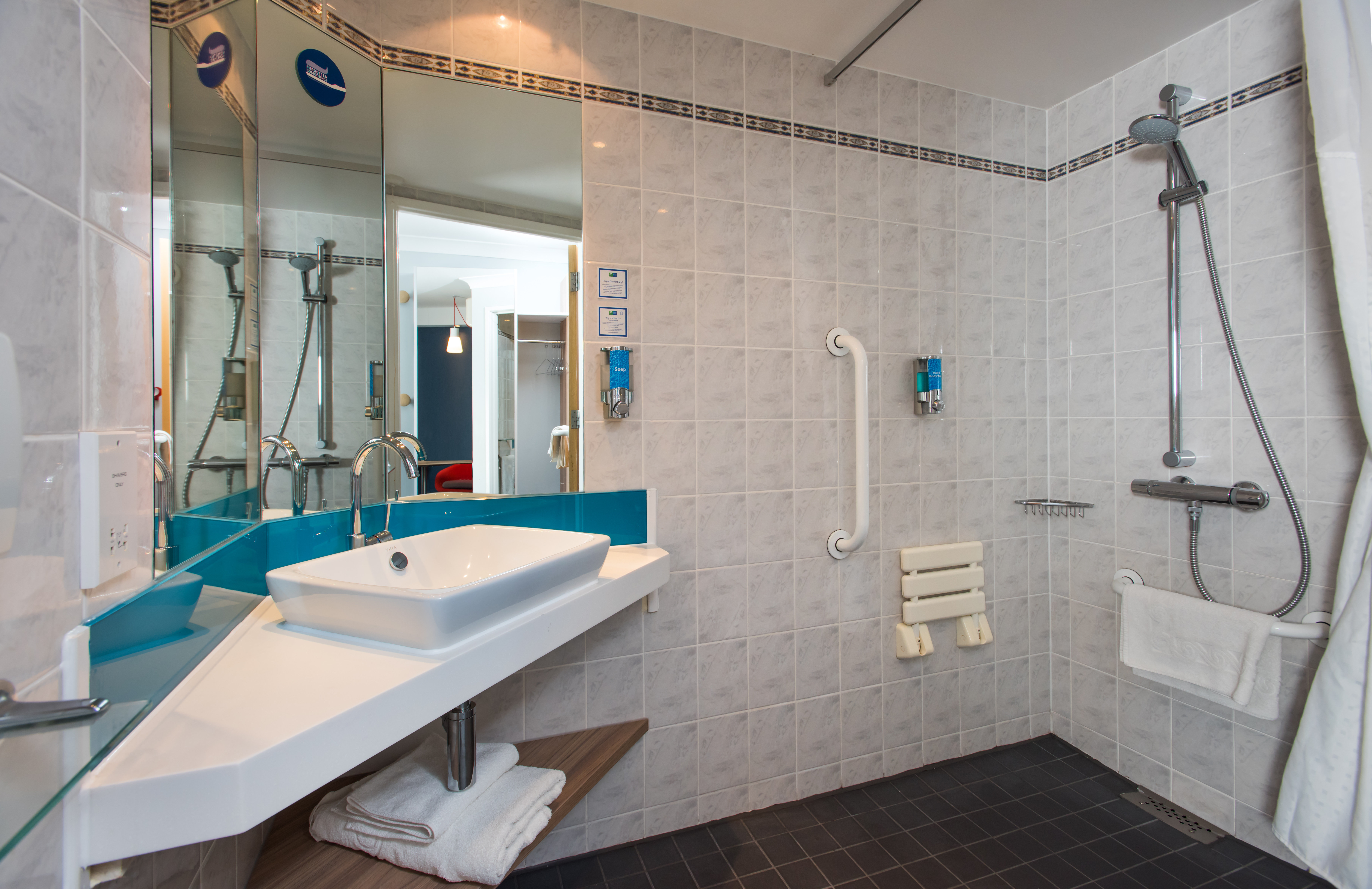 holiday inn express edinburgh leith waterfront an ihg hotel