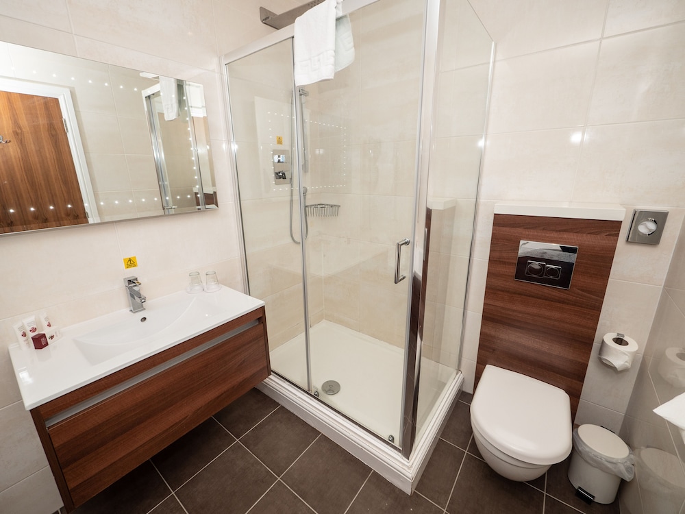 park hall hotel and spa wolverhampton