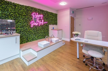 park hall hotel and spa wolverhampton