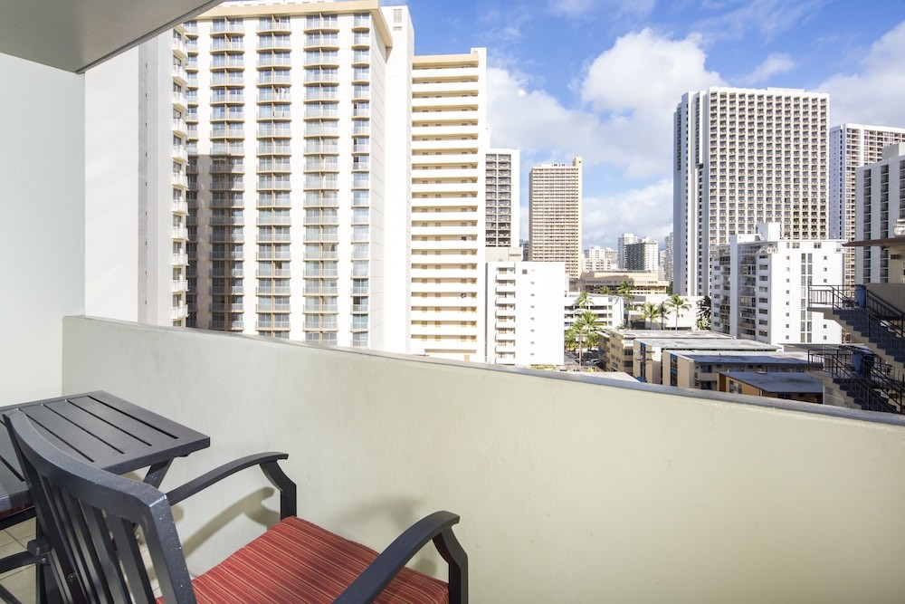 castle waikiki grand hotel