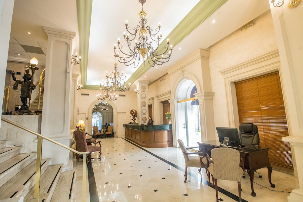 hotel plaza de oro