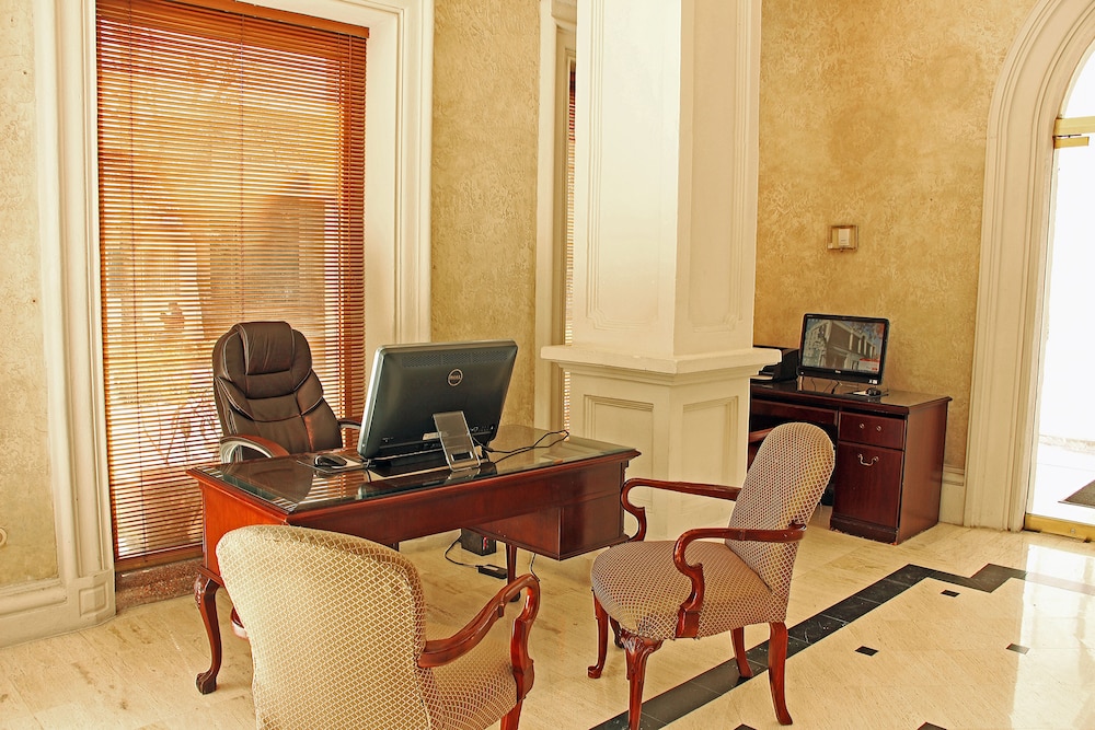 hotel plaza de oro