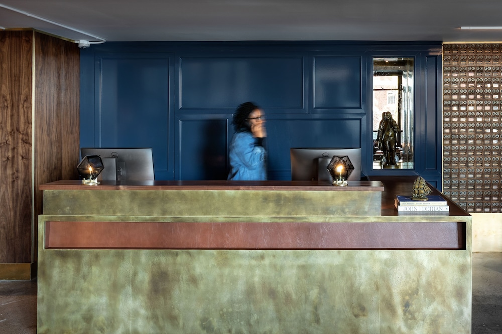 the revolution hotel