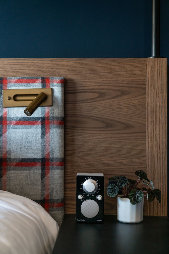 the revolution hotel