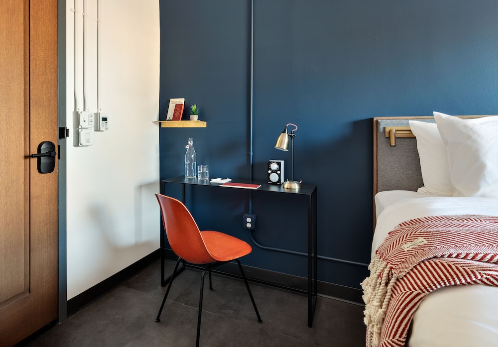 the revolution hotel