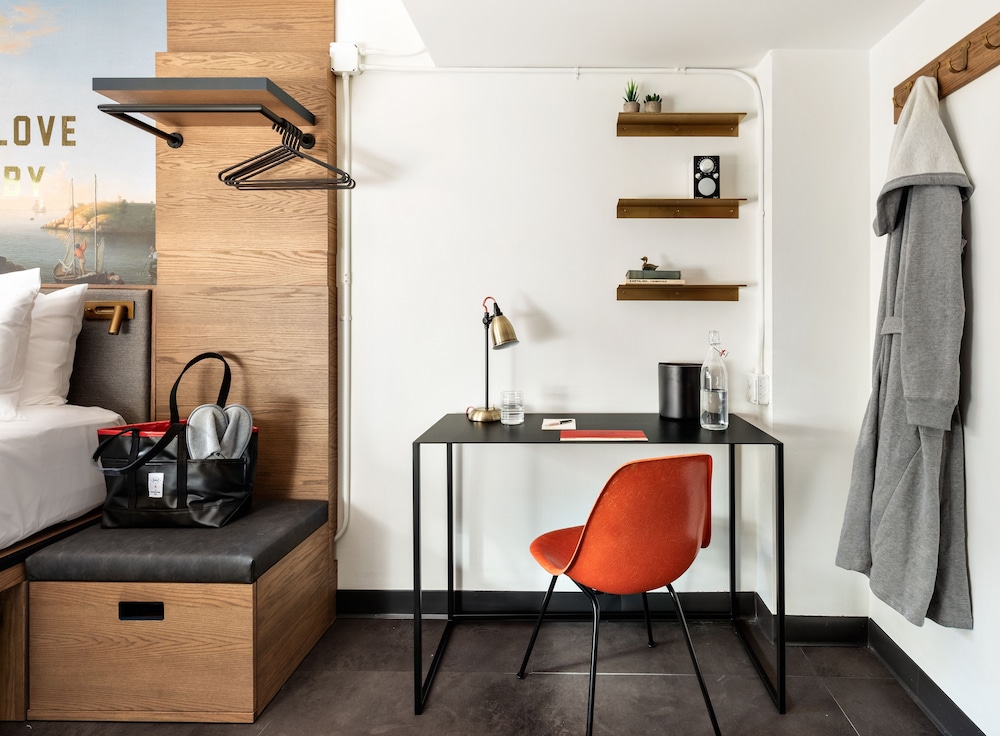 the revolution hotel