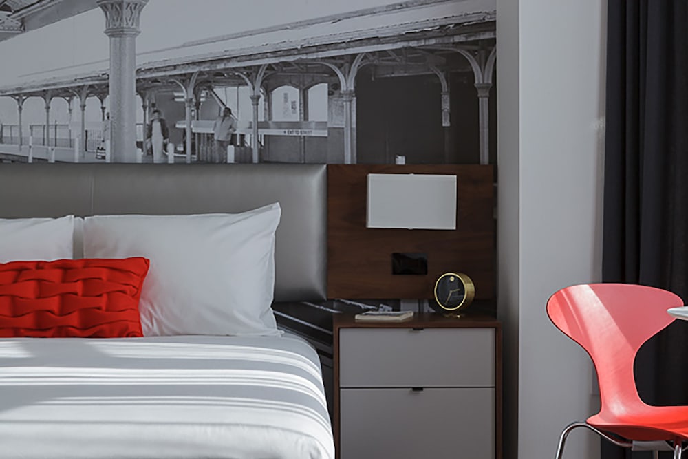 the revolution hotel