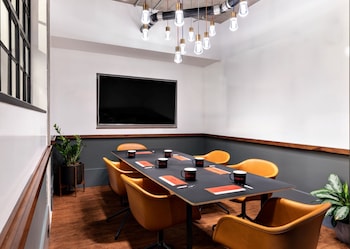 The Revolution Hotel,Downtown Boston>>Boston,3.5 star