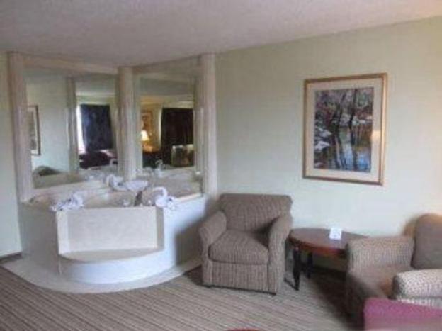 american inn suites detroit metro airport