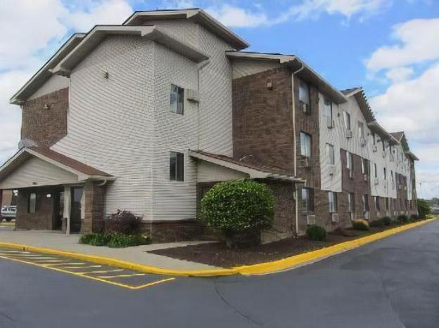 american inn suites detroit metro airport