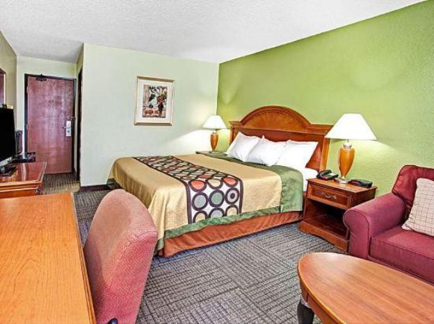 american inn suites detroit metro airport