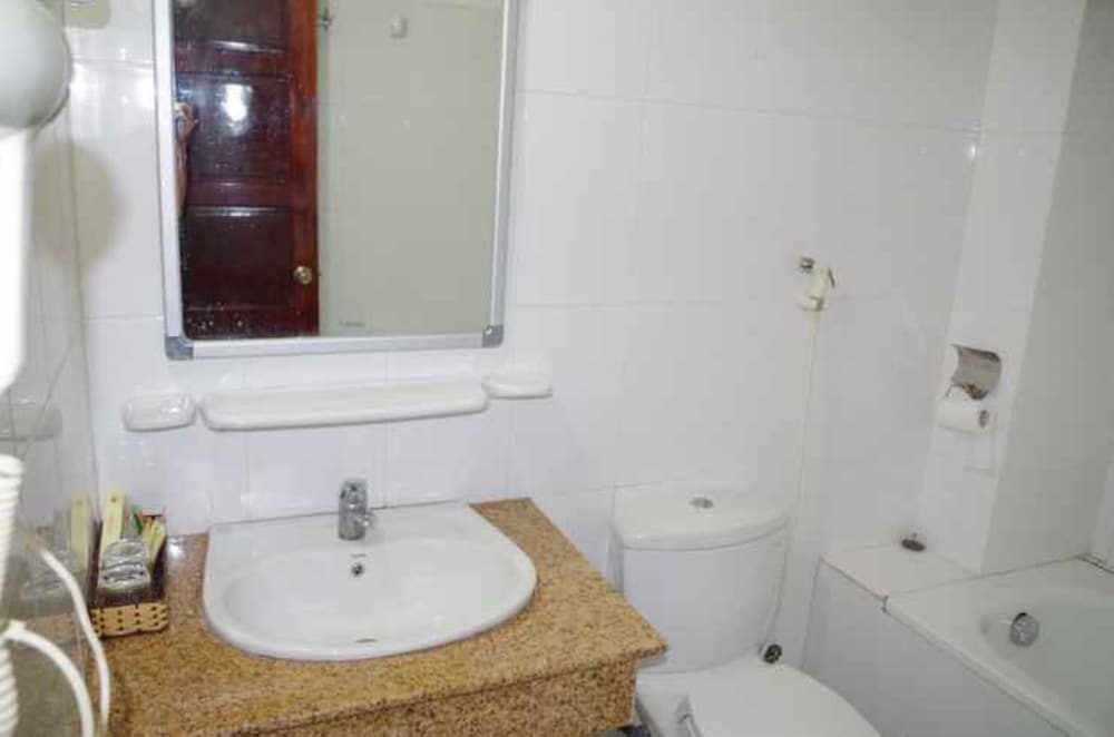 ban mai hotel quang binh