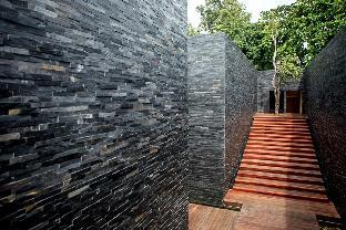 the secret pool villas by the library