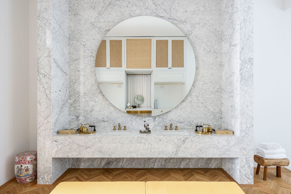 the secret pool villas by the library