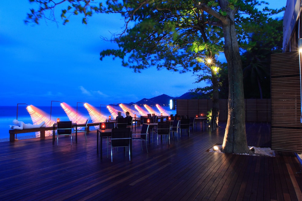 the secret pool villas by the library