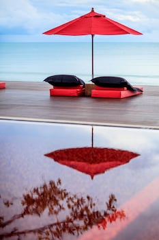 the secret pool villas by the library