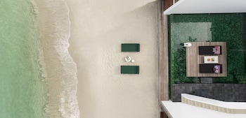 the secret pool villas by the library