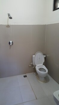 Aman Gati Hotel Lakey,,3 star