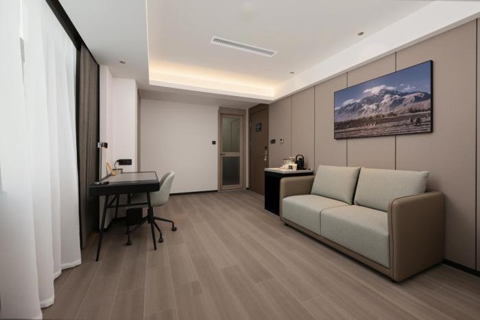 atour hotel petroleum university xian