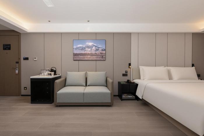 atour hotel petroleum university xian