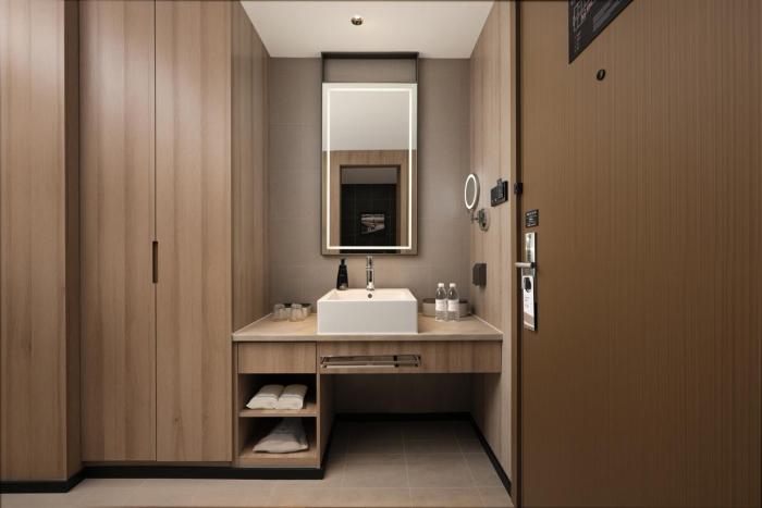atour hotel petroleum university xian