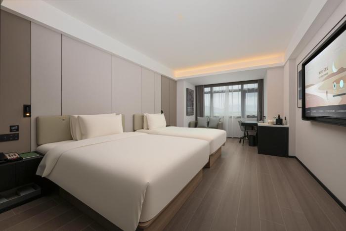 atour hotel petroleum university xian