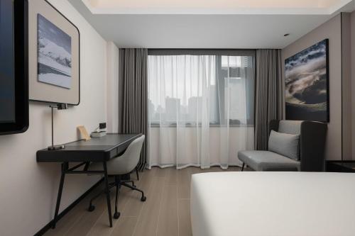 atour hotel petroleum university xian