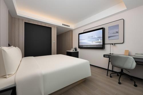 atour hotel petroleum university xian