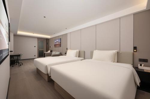 atour hotel petroleum university xian