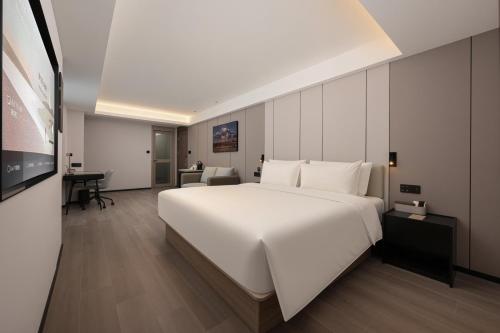 atour hotel petroleum university xian