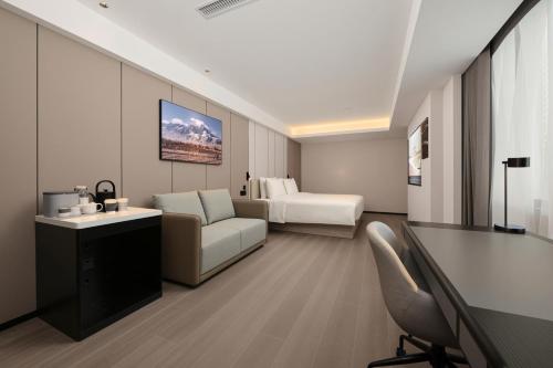 atour hotel petroleum university xian