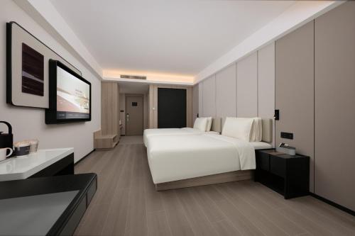 atour hotel petroleum university xian